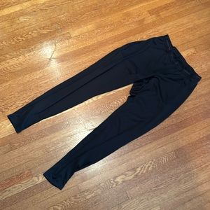 Patagonia women’s capilene lightweight base layer pants.  Women’s size medium